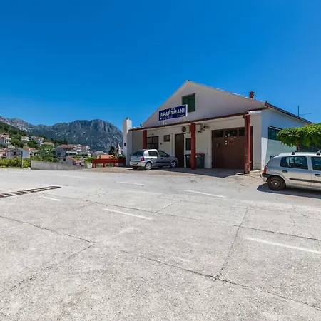 Apartamento By The Sea Brist, Makarska - 22463 *
